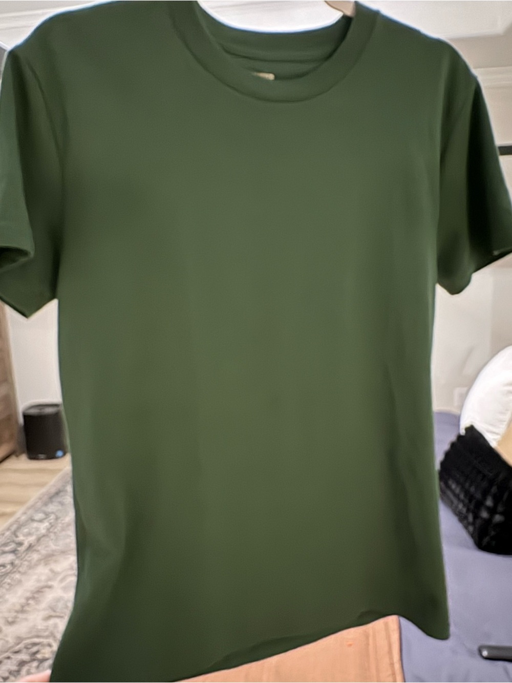 Hollister Men's Short Sleeve Crew T-Shirt in Olive